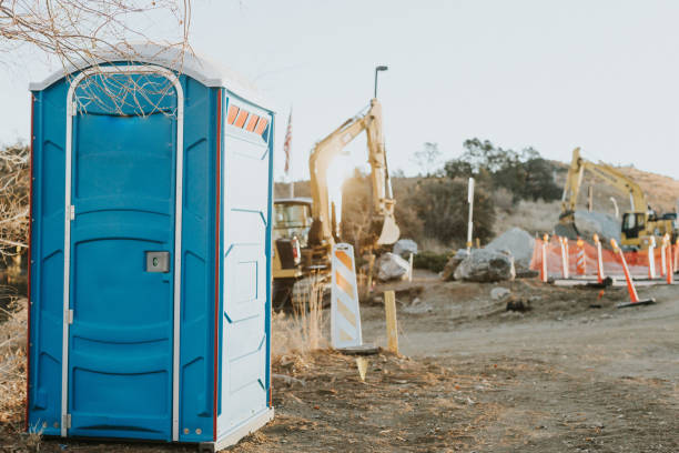 Best Portable bathroom rental  in Urbana, IL